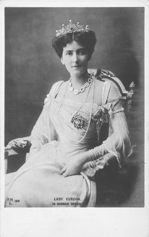 Mary Curzonová, baronka Curzonová z Kedlestonu od English Photographer