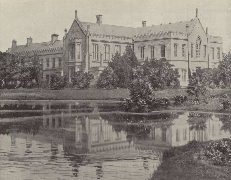 Melbourne University od English Photographer