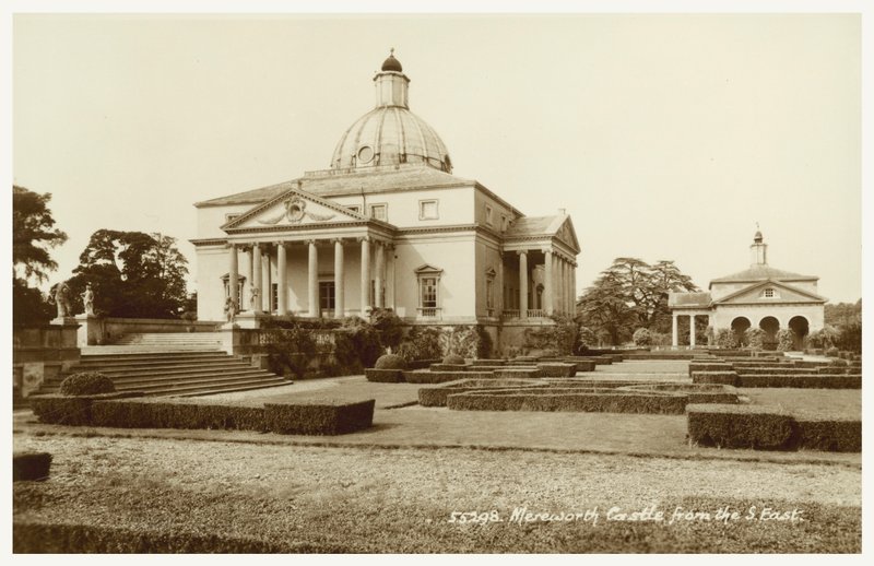 Hrad Mereworth, Kent (černobílá fotografie) od English Photographer