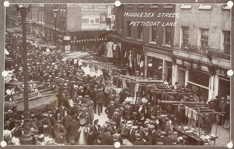 Middlesex Street na Petticoat Lane od English Photographer
