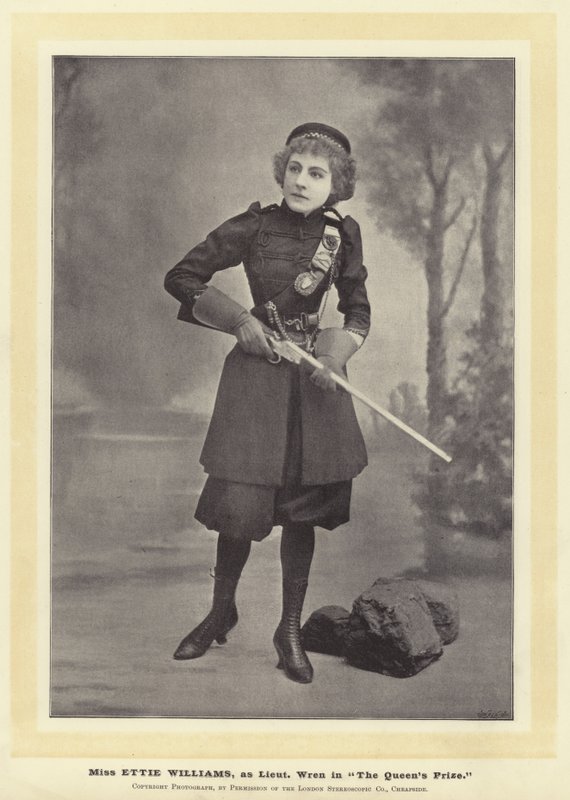 Slečna Ettie Williams jako Lieut Wren v The Queens Prize od English Photographer