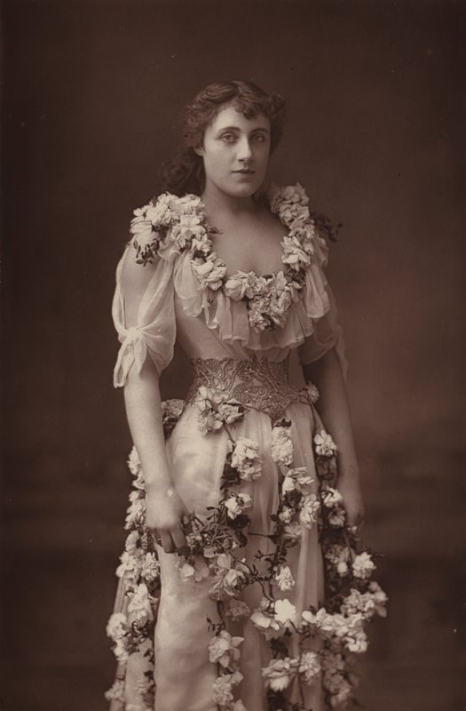 Slečna Julia Neilsonová od English Photographer
