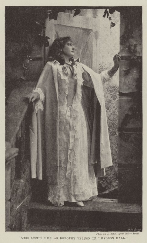 Slečna Lucile Hill jako Dorothy Vernon v Haddon Hall od English Photographer