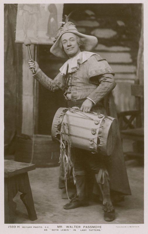 Pan Walter Passmore, Seth Lewis in Lady Tatters od English Photographer