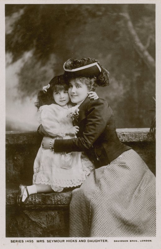 Paní Seymour Hicks a dcera od English Photographer