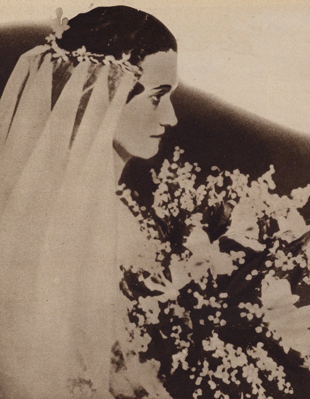 Paní Simpsonová v době jejího prvního manželství v roce 1916 s Lieutem Winfieldem Spencerem z amerického letectva (černobílá fotografie) od English Photographer
