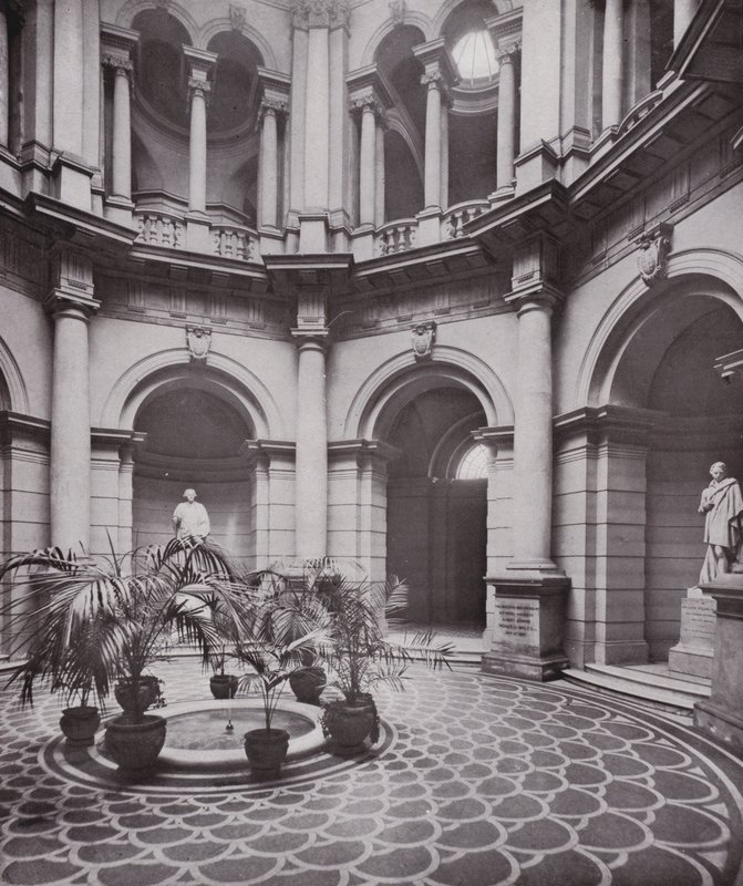 Národní galerie britského umění, Central Hall od English Photographer