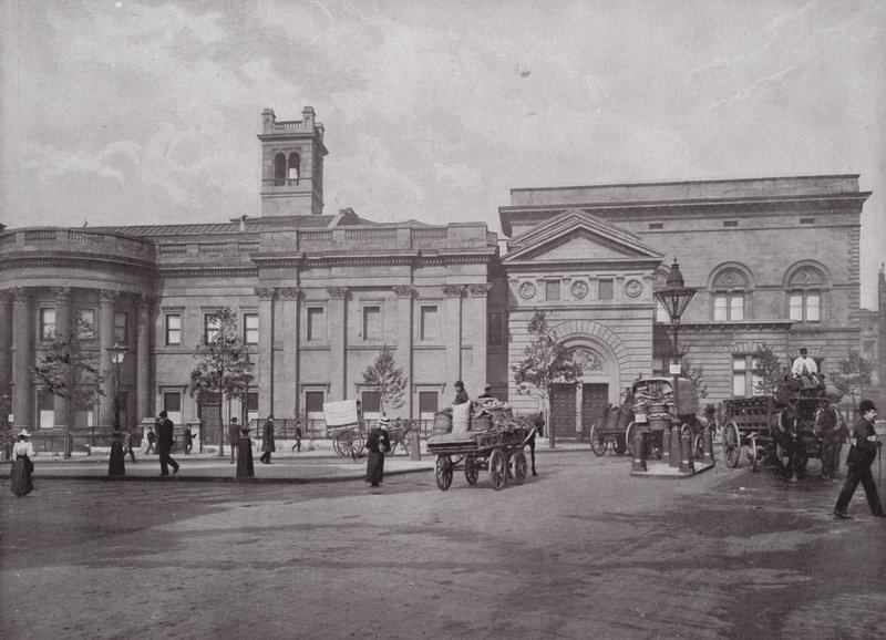 National Portrait Gallery, od St Martins Place od English Photographer