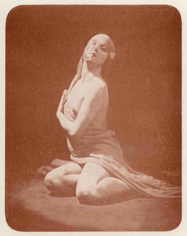 Nudistické umění: Etuda (čb fotografie) od English Photographer