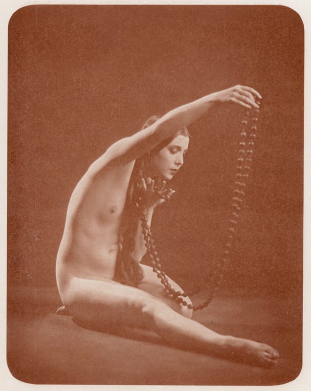 Nudistické umění: (čb fotografie) od English Photographer