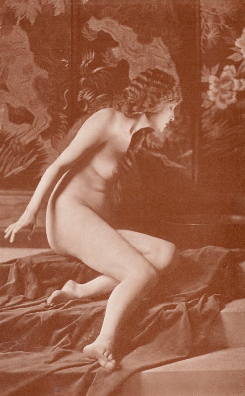 Nudistické umění: Světlo Asie (čb fotografie) od English Photographer
