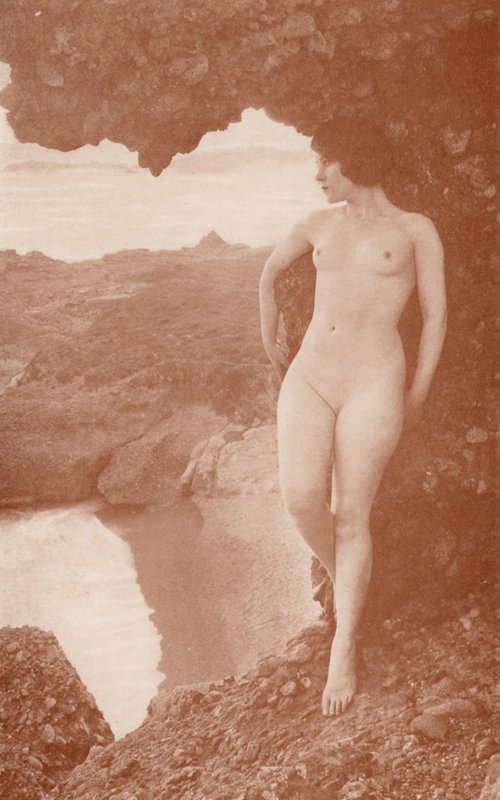 Nudistické umění: Scylla (čb fotografie) od English Photographer