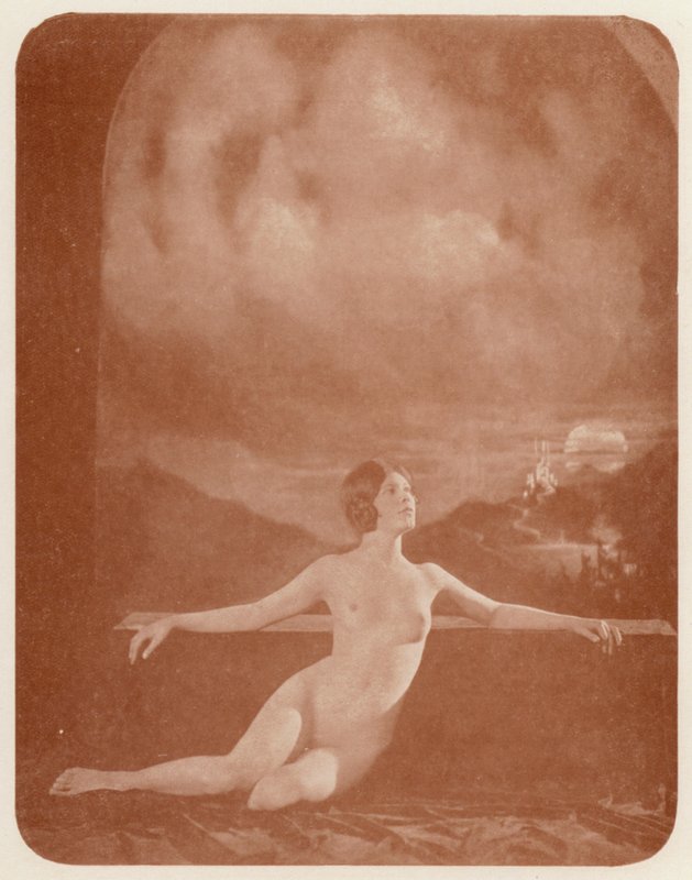 Nudistické umění: Nudismus: Přelom dne (čb fotografie) od English Photographer