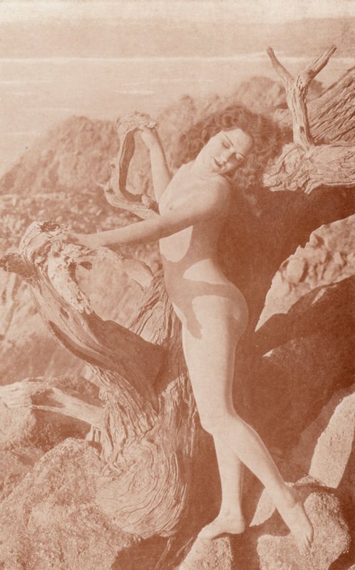 Nudistické umění: Stín (čb fotografie) od English Photographer