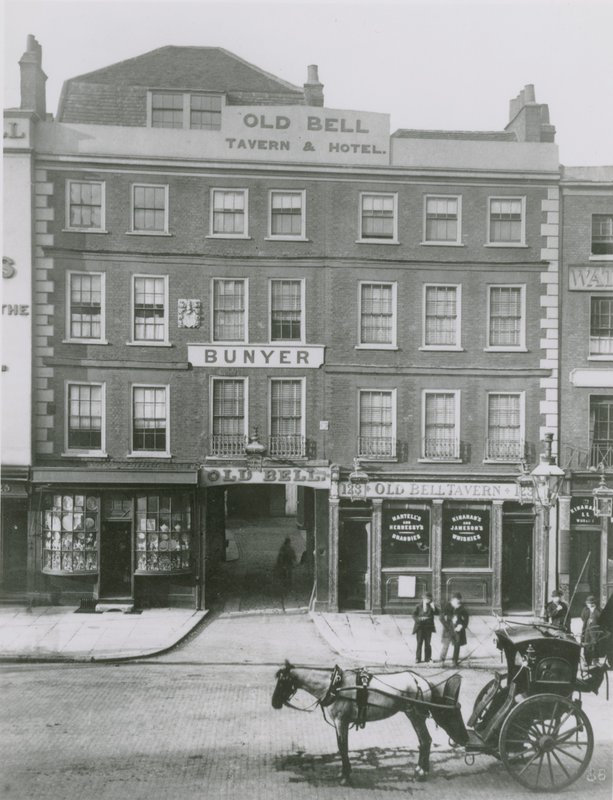 Old Bell Tavern and Hotel, Londýn od English Photographer