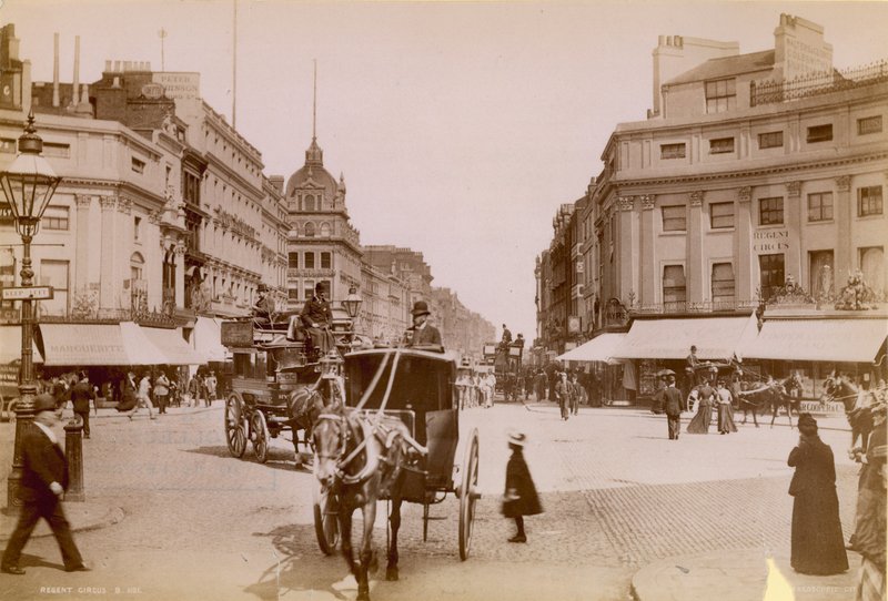 Oxford Street, Regent Circus, Londýn od English Photographer