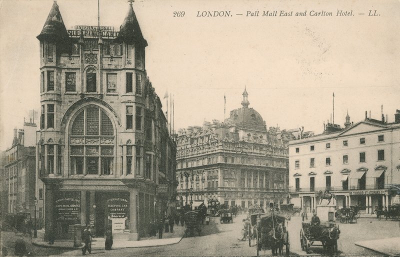 Pall Mall East a Carlton Hotel od English Photographer