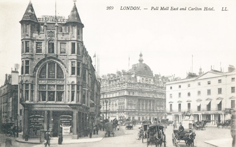 Pall Mall East a hotel Carlton od English Photographer