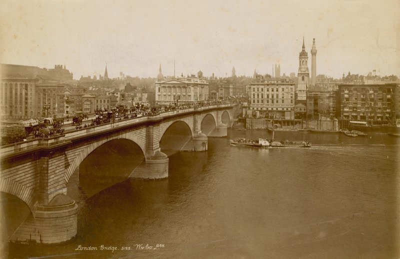 Fotografie London Bridge. c 1900 od English Photographer