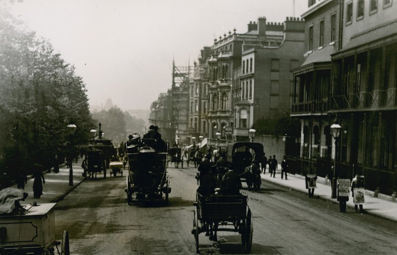 Piccadilly, Hyde Park Corner, Londýn od English Photographer