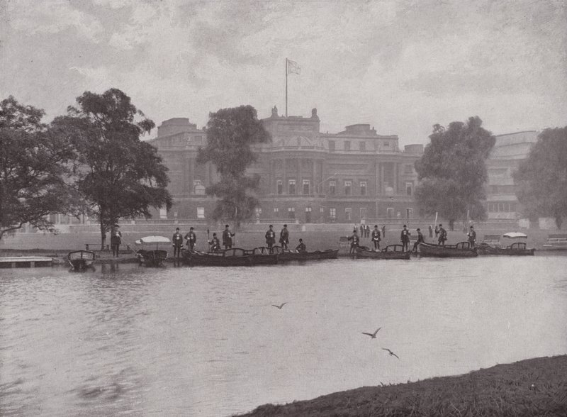 Pleasure Grounds Buckinghamského paláce od English Photographer