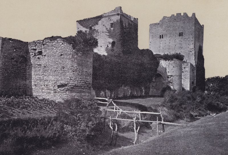 Hrad Portchester (černobílá fotografie) od English Photographer
