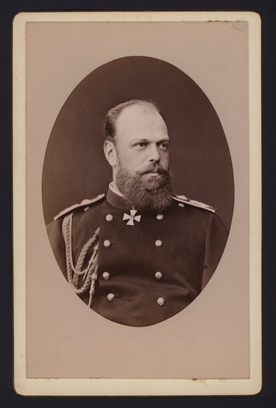 Portrét ruského cara Alexandra III. (černobílá fotografie) od English Photographer