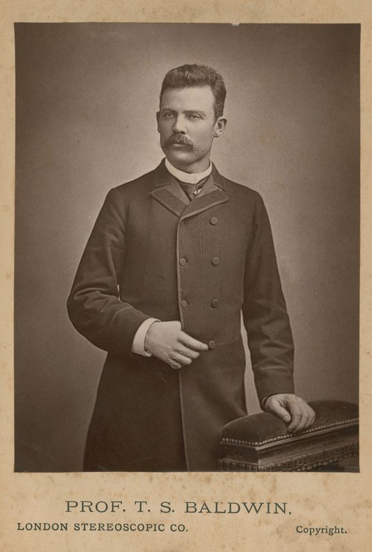 Portrét profesora Thomase Scotta Baldwina od English Photographer