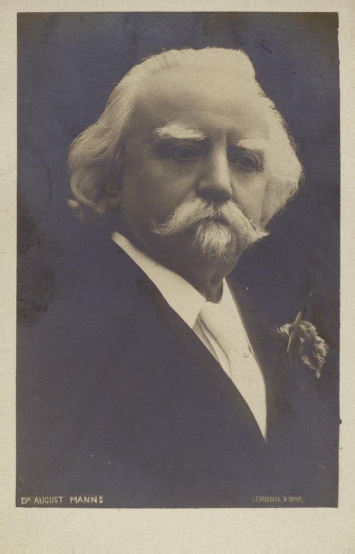 Portrét sira Augusta Mannse od English Photographer
