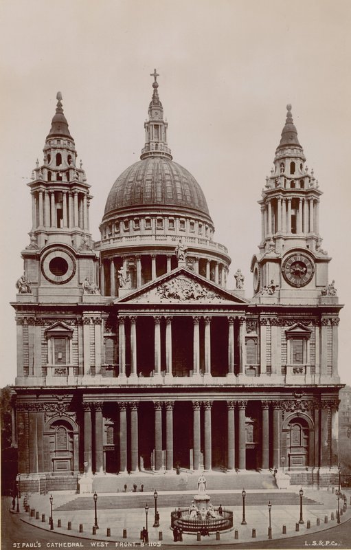 Pohlednice západní fronty katedrály St Pauls od English Photographer