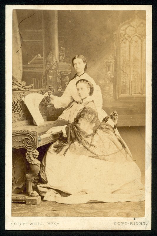 Princezna Alexandra a princezna Dagmar od English Photographer