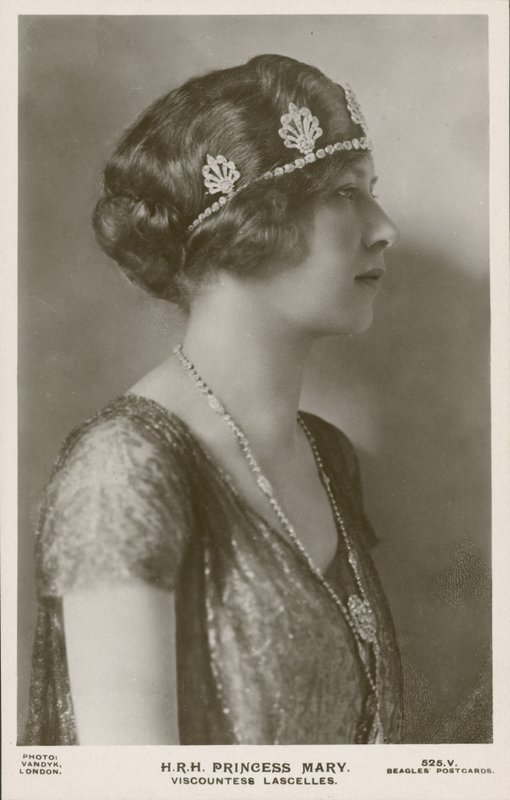 Princezna Mary, vikomtesa Lascelles (černobílá fotografie) od English Photographer