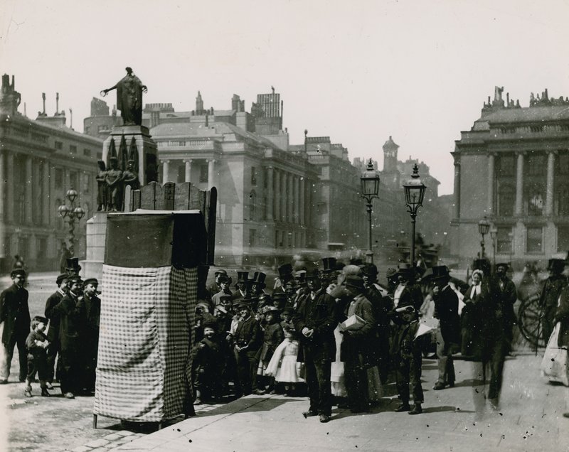 Punch and Judy Show od English Photographer