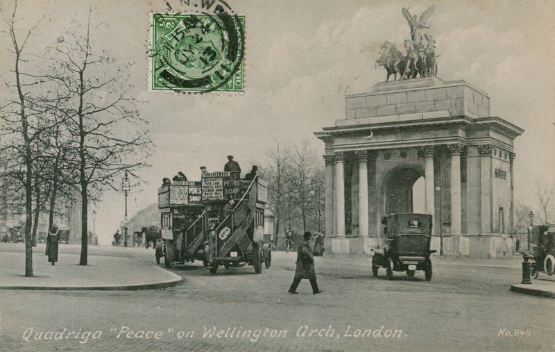 Quadriga Peace na Wellington Arch v Londýně. Pohlednice odeslána v roce 1913. od English Photographer