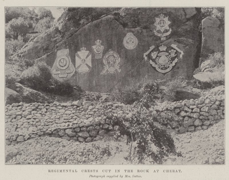 Regimental Crests zařízli ve skále v Cheratu od English Photographer