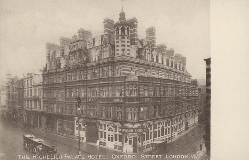 Richelieu Palace Hotel, Oxford Street, Londýn W (černobílá fotografie) od English Photographer