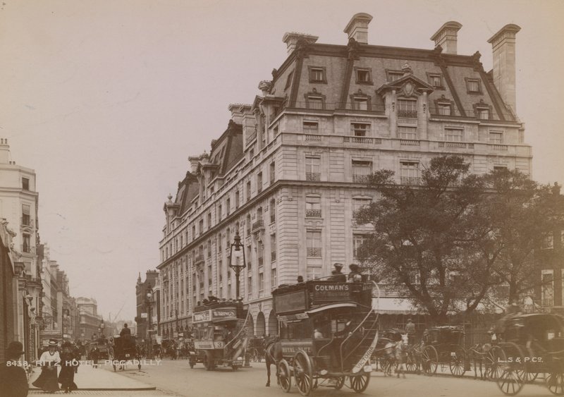 Hotel Ritz, Piccadilly od English Photographer