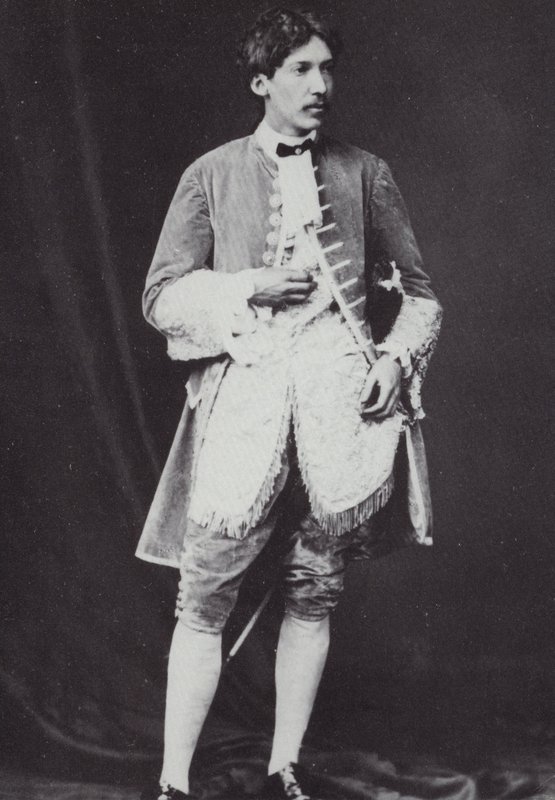 Robert Louis Stevenson (1850-1894), skotský romanopisec, básník a autor cestopisů, 1870 od English Photographer