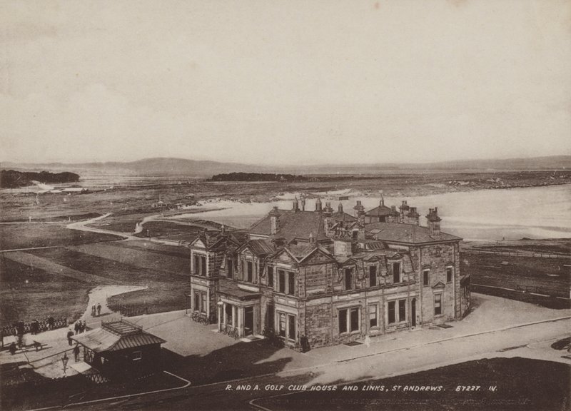 Royal and Ancient Golf Club House and Links, St Andrews od English Photographer