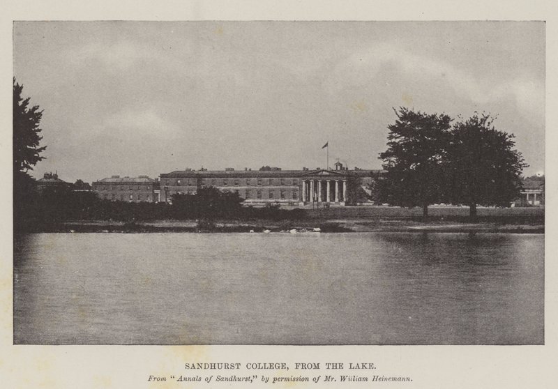 Sandhurst College, od jezera od English Photographer