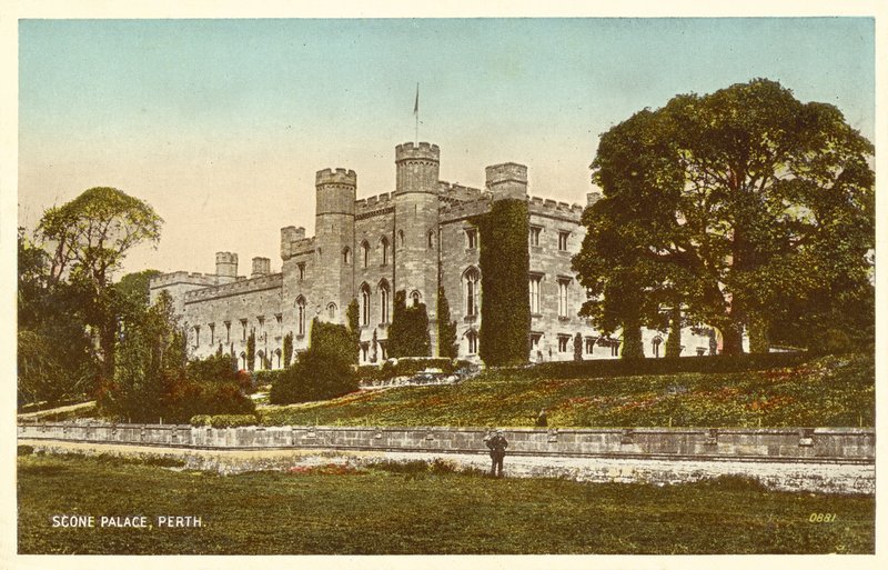 Scone Palace, Perth, Skotsko (barevná fotografie) od English Photographer