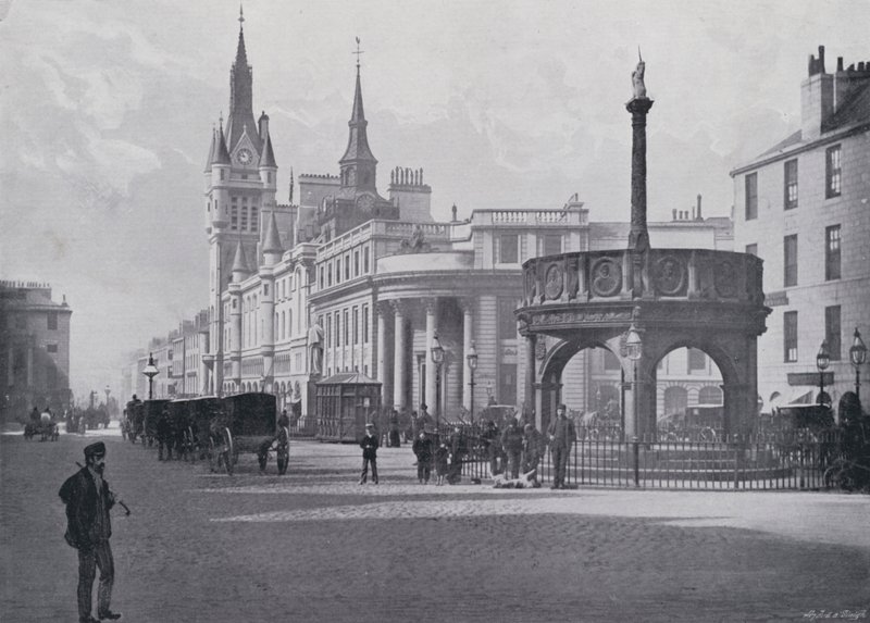 Skotsko: Aberdeen, Market Cross a obecní budovy (č/b foto) od English Photographer