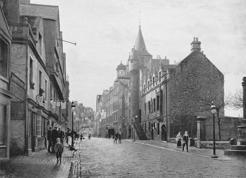 Skotsko: Canongate Tolbooth, Edinburgh (černobílá fotografie) od English Photographer