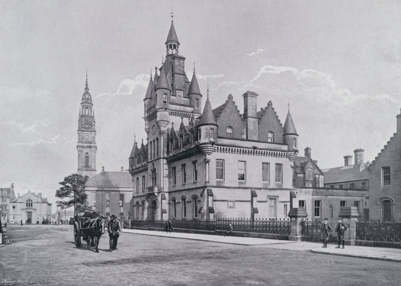 Skotsko: Greenock, Court House (černobílá fotografie) od English Photographer