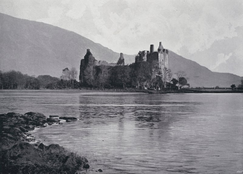 Skotsko: hrad Kilchurn (černobílá fotografie) od English Photographer