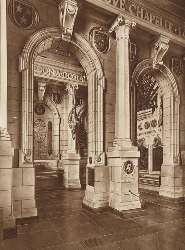 Skotský národní válečný památník: Východní transept (čb fotografie) od English Photographer