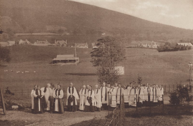 Sedbergh: Procesí biskupů a duchovenstva od English Photographer