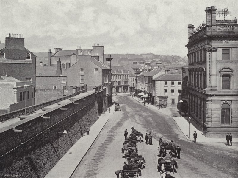 Shipquay Place, Londonderry od English Photographer