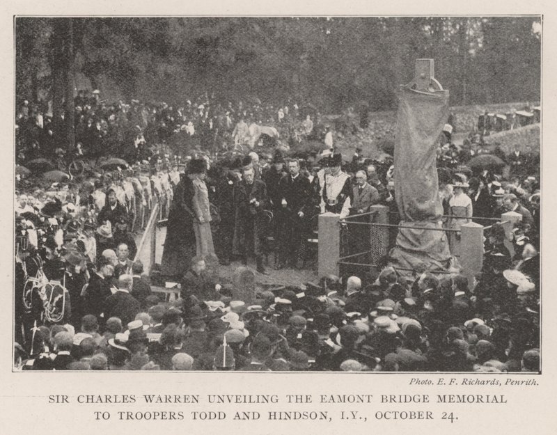 Sir Charles Warren odhaluje památník Eamont Bridge Troopers Tood a Hindson, Imperial Yeomanry, 24. října od English Photographer