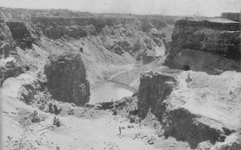 Jižní Afrika: Open Workings, Kimberley (černobílá fotografie) od English Photographer